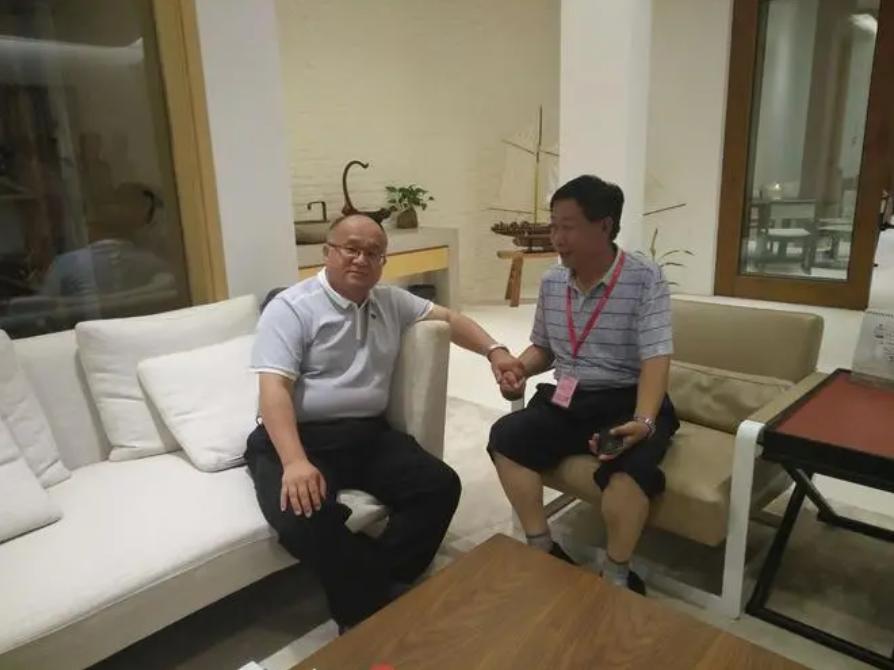 逆袭为百亿富豪的秦荣华，从日本买10000根木头：这本就是中国的