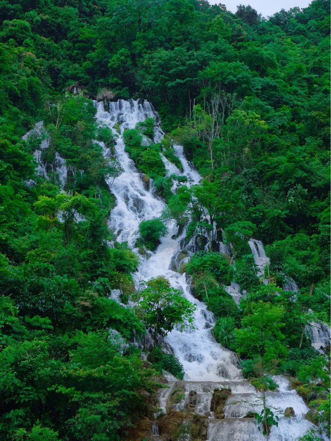 夏天凉快风景好又有水的旅游景点,夏天旅游景点哪里最好玩