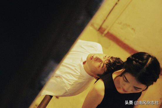 她终于如愿以偿，被他拥进怀中