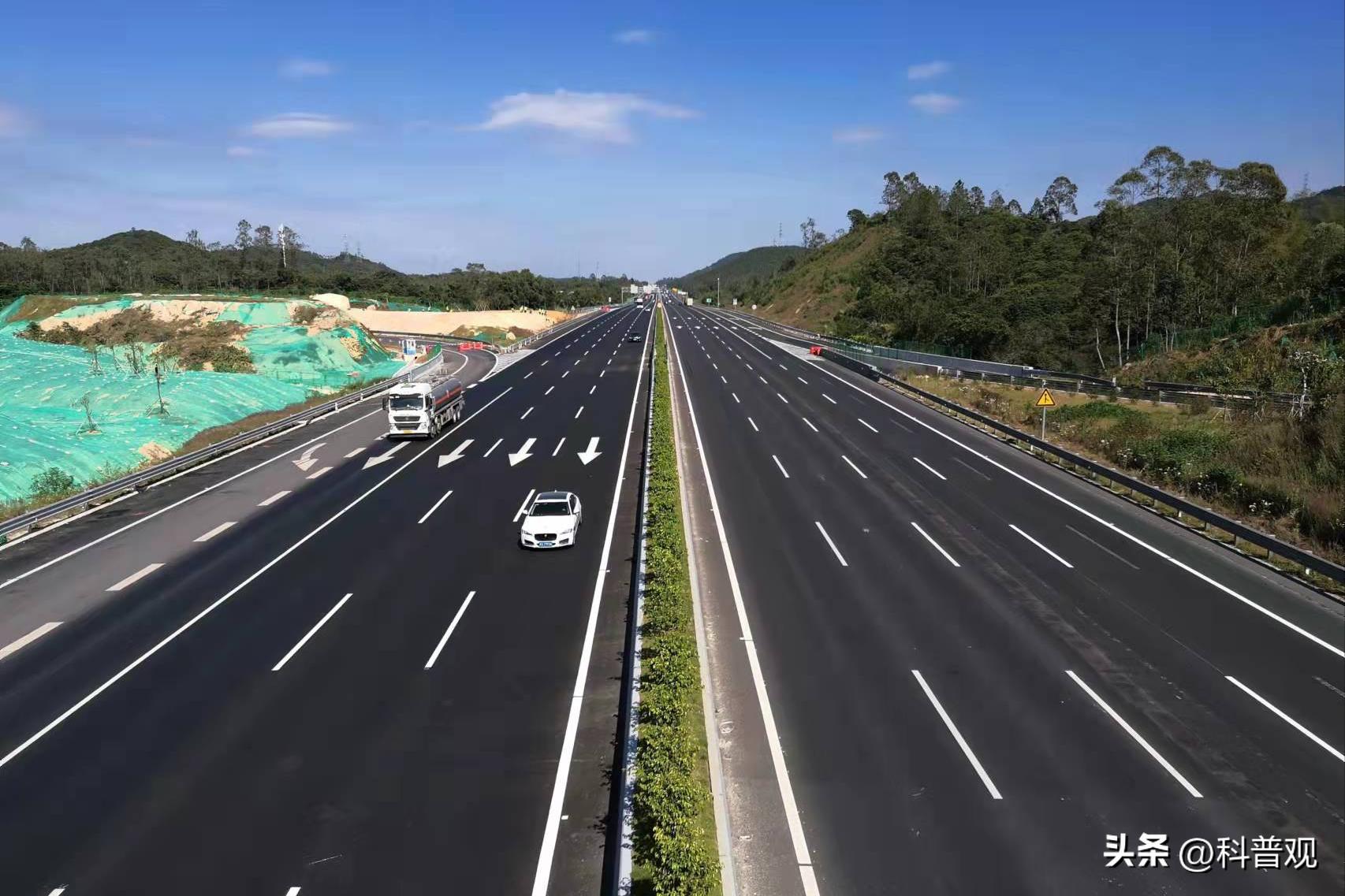 日均收入十几亿元，为啥高速公路依旧连年亏损，收的钱都哪去了？