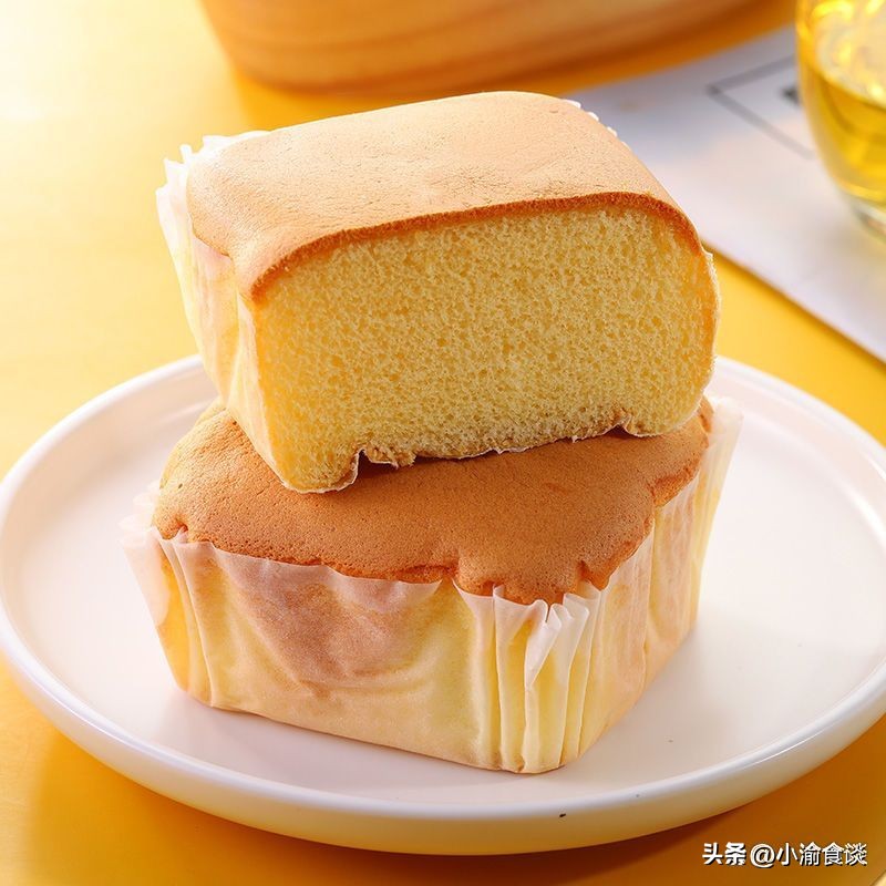 怎么辨别高筋粉还是低筋粉,高筋粉中筋粉低筋粉哪个更白