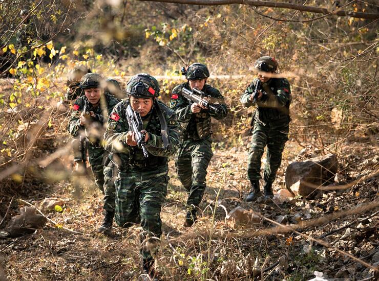 张豪身中18枪抓劫匪纪录片,19岁武警战士身中13弹仍擒获歹徒