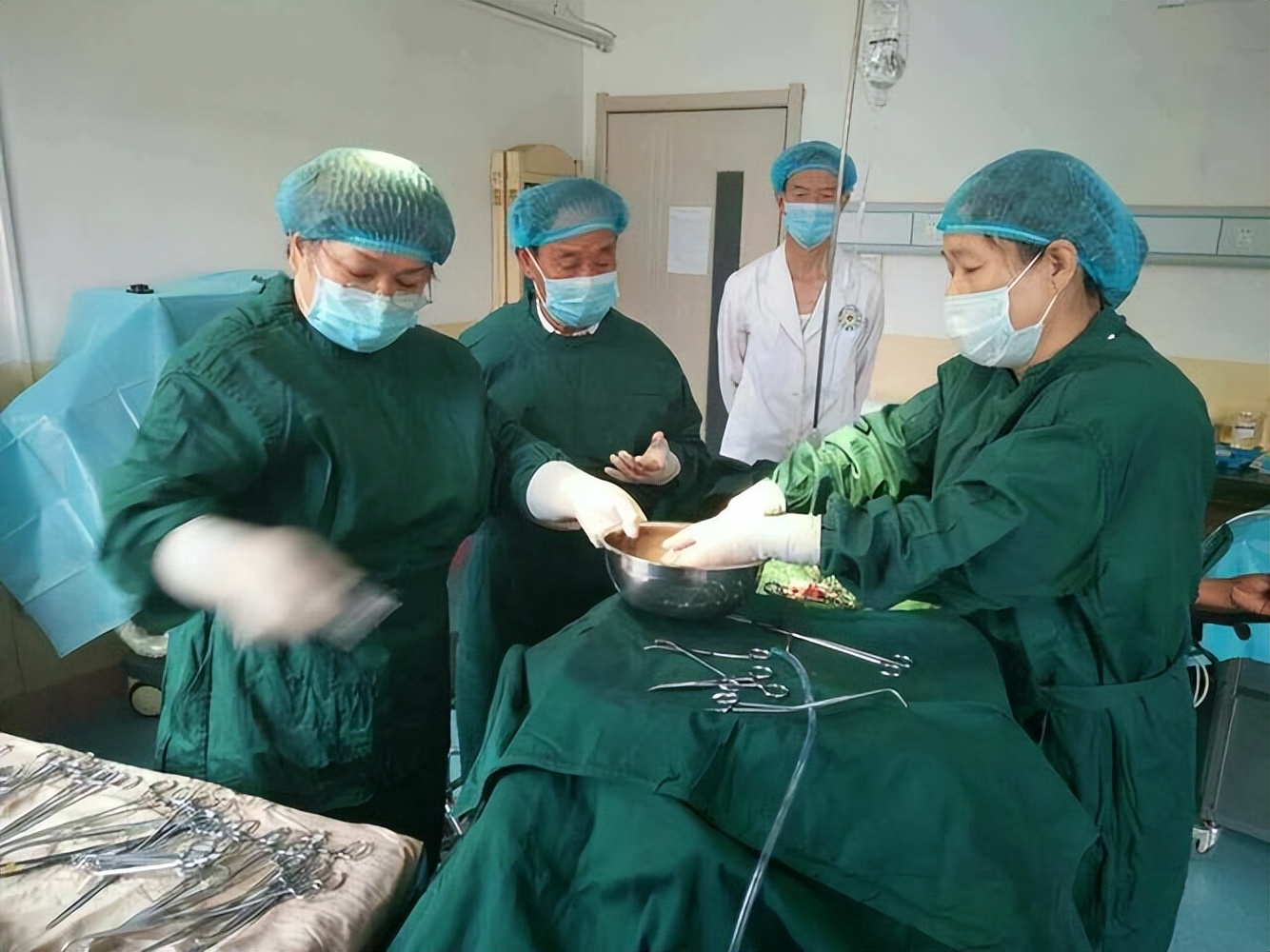 湿润烧伤膏对肛裂应用原理,湿润烧伤膏治疗肛周脓肿