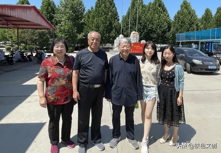 邢台铁道兵部分老战友举行庆八一活动：风雨同舟兵心依旧