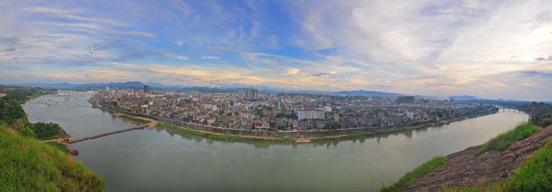 【上饶天下SHOW之铅山县】百年浮桥沧桑，百里信江画廊，辛弃疾巨雕缘何背城北望？