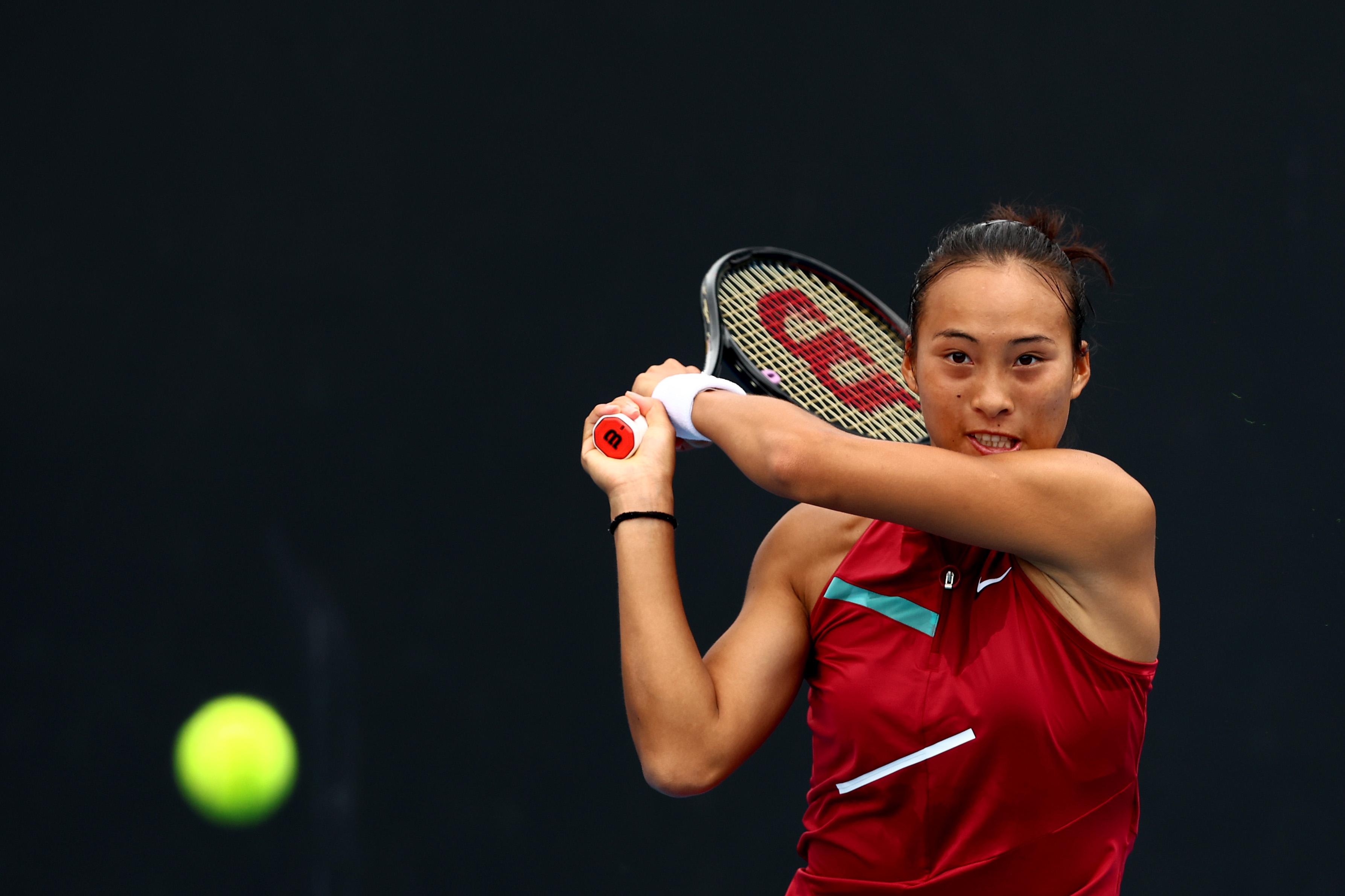 郑钦文爆冷无缘法网女单16强,中国金花郑钦文首进大满贯八强