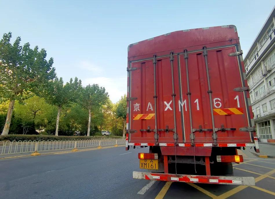 首台国产KAWAI大腔体HTHP压机成功交付