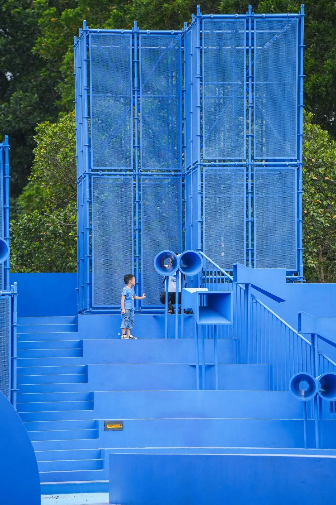 克莱因蓝爆红,克莱因蓝深圳公园