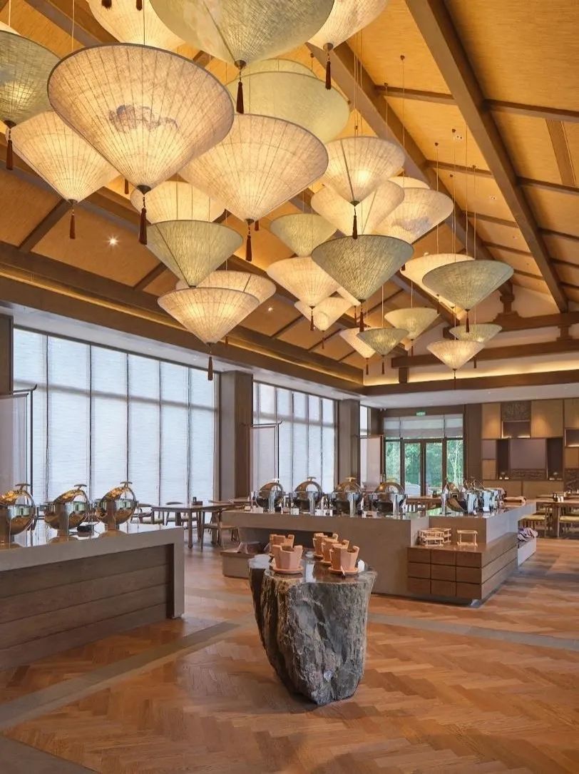 石台聚龙牯牛降酒店品牌定位,牯牛降聚龙大酒店野奢大床房