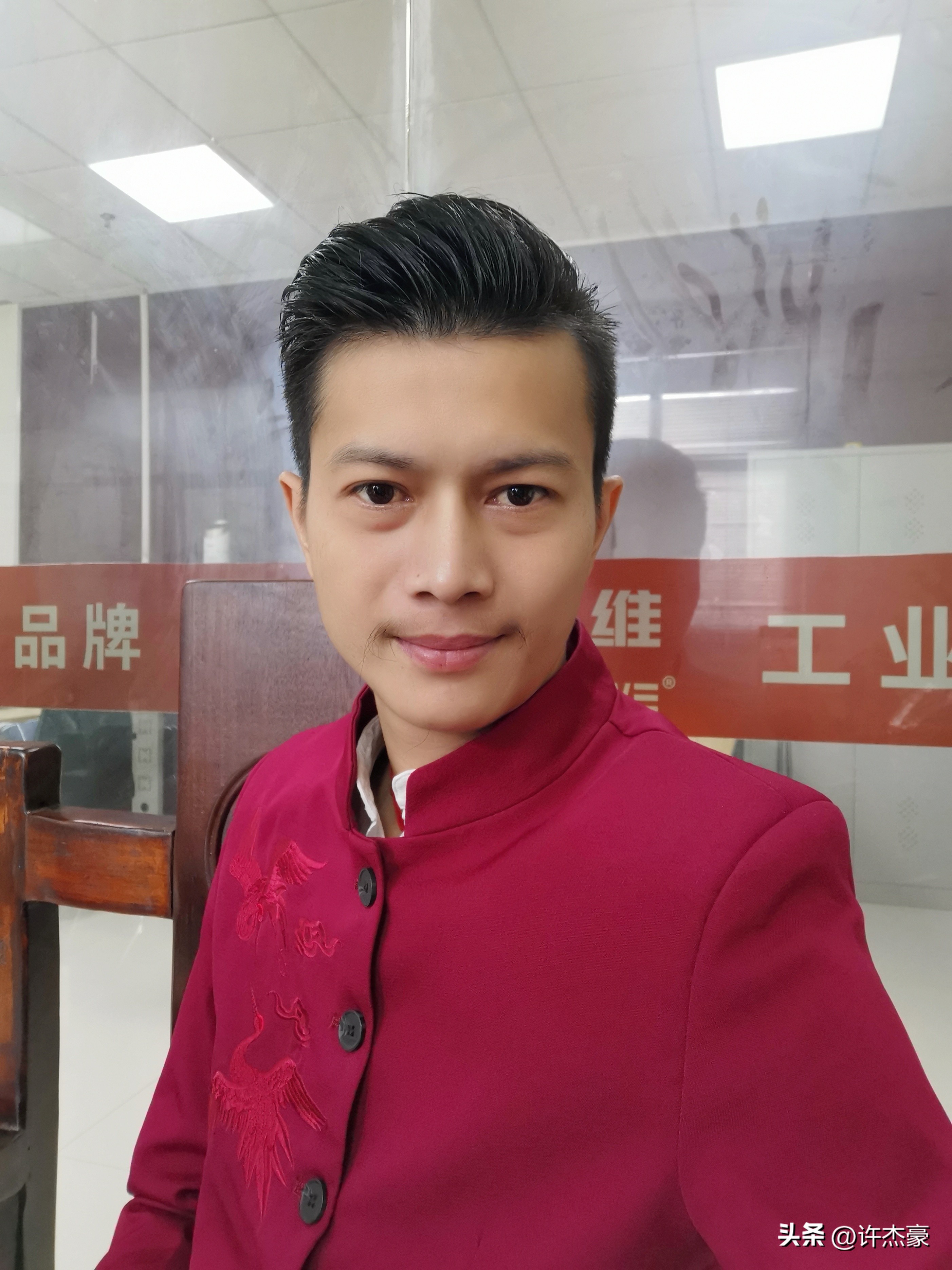 100w的太阳能路灯一个多少钱,太阳能路灯100w多少钱一个