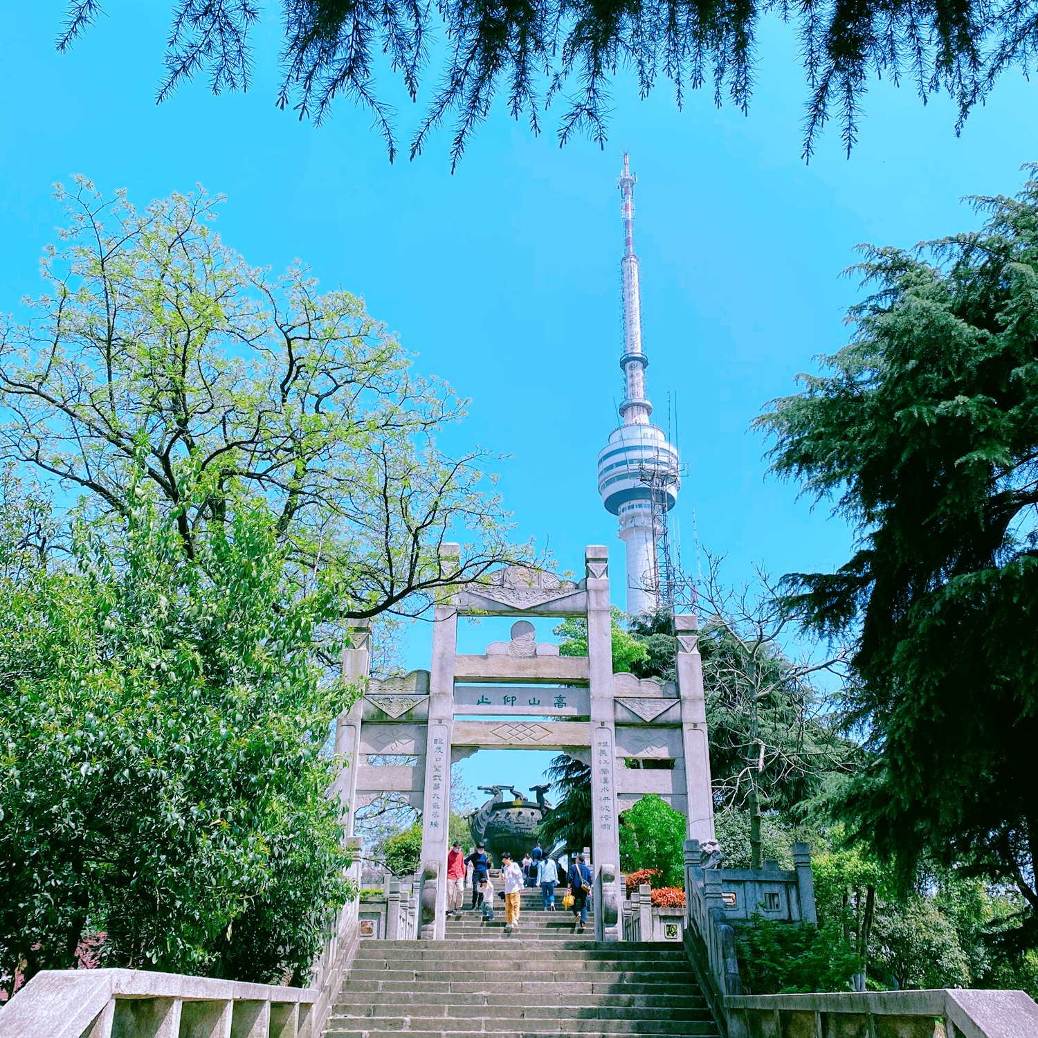 中国第一座广播电视塔,我国第一座电视塔