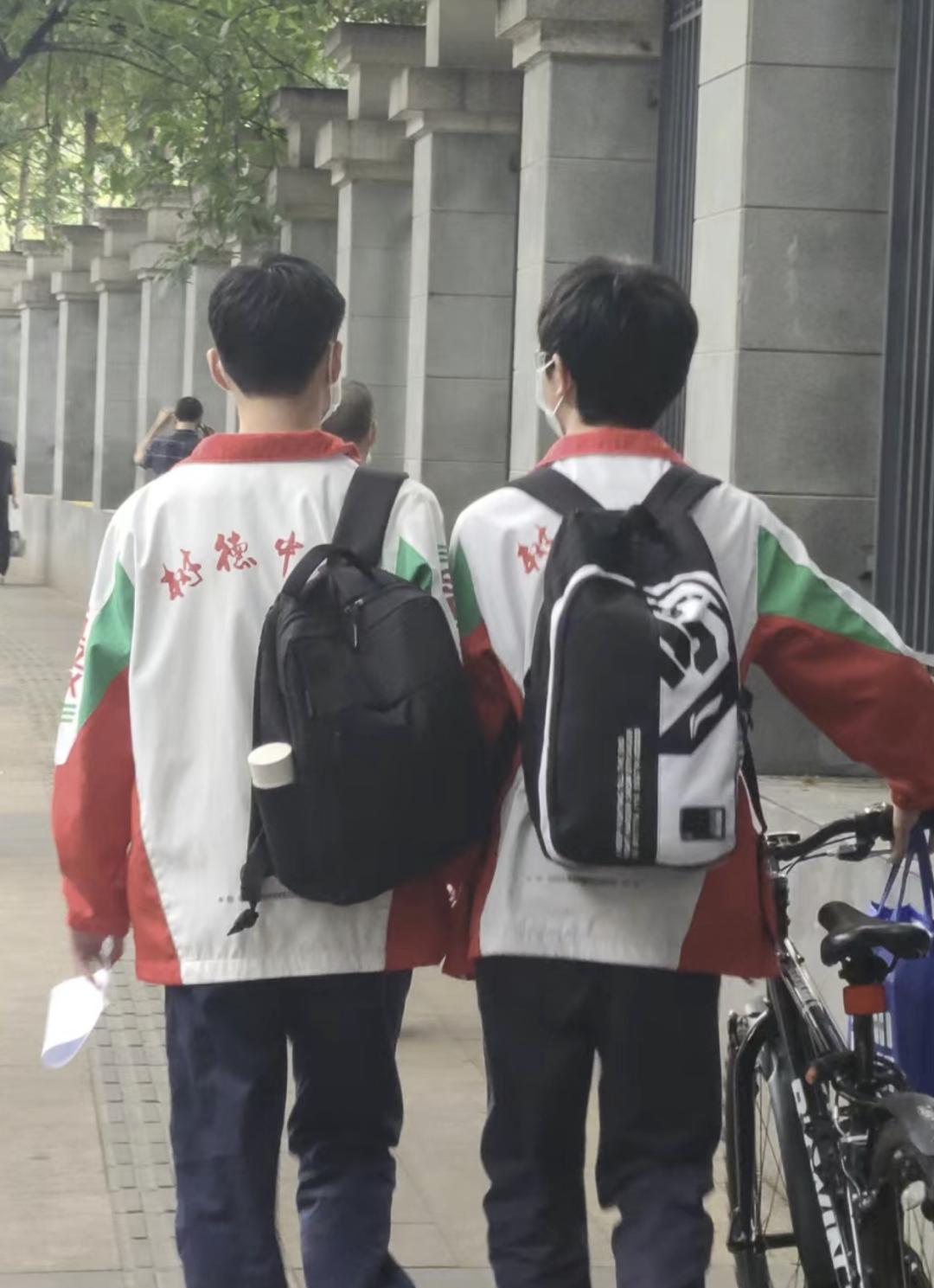 再见了，小盆友——9月19日成都家长成功“解除居家”……