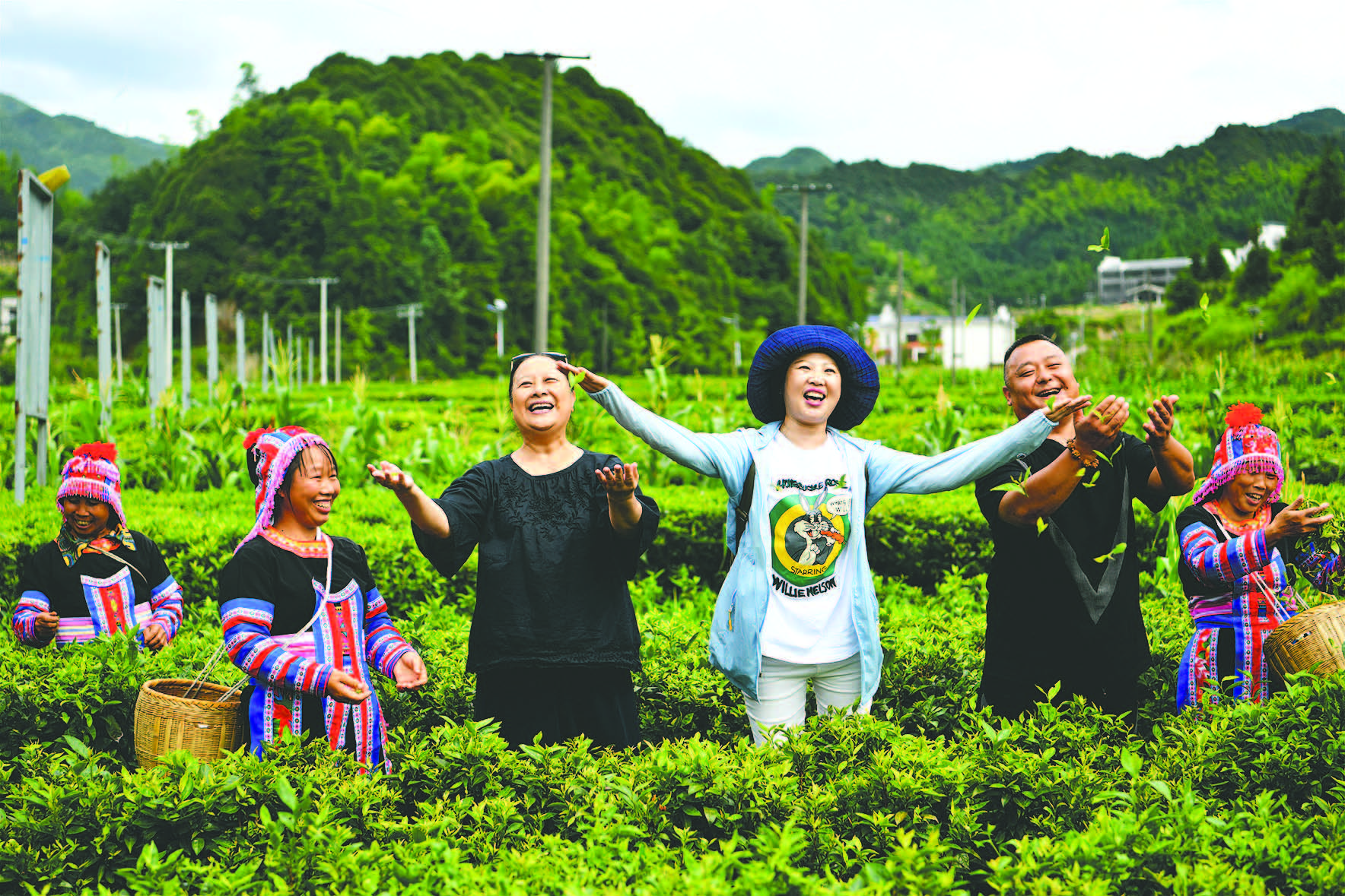 砥砺奋进正当时乘风破浪再扬帆,砥砺奋进正当时同心逐梦绽芳华