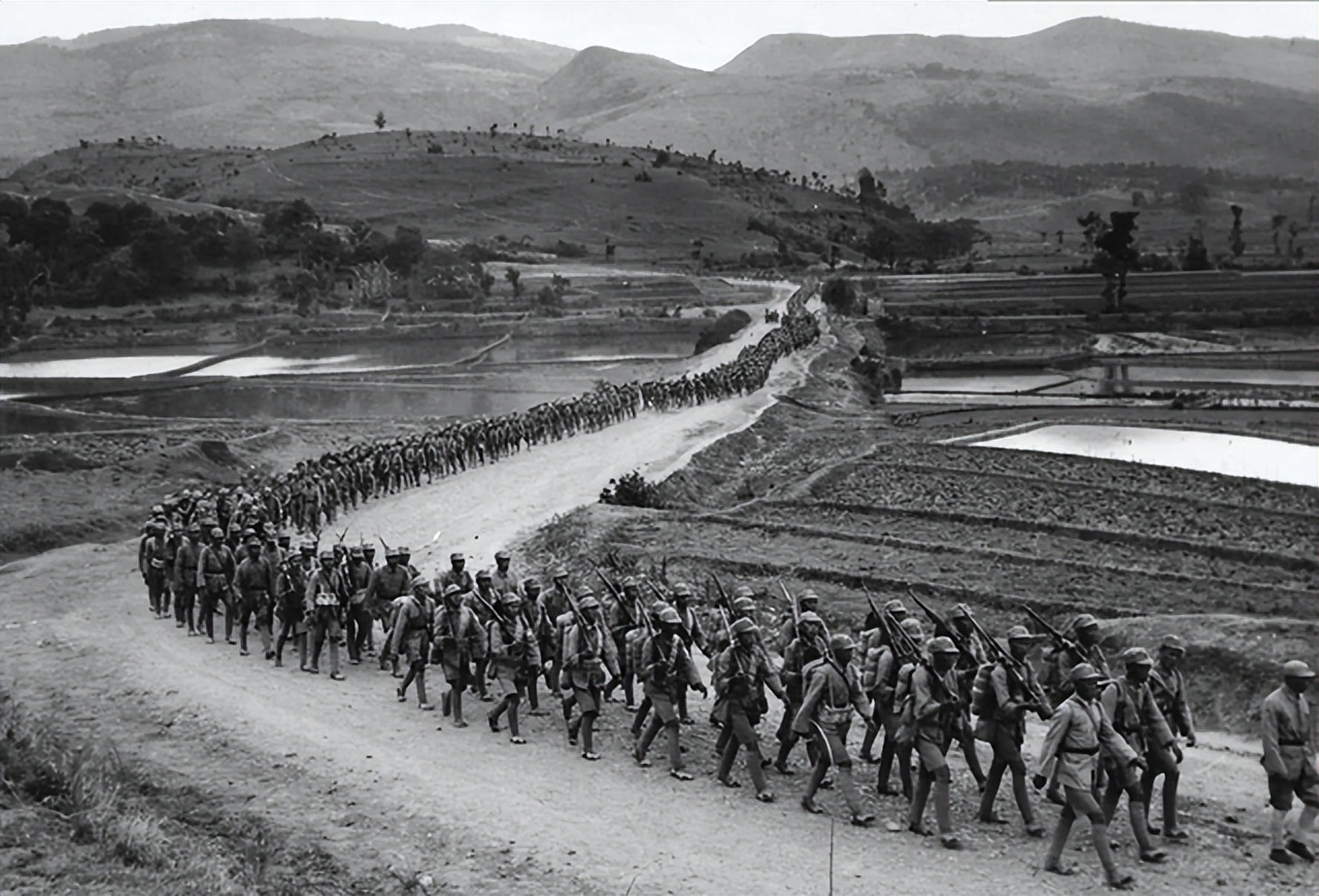 日军战败后苏联如何对待日本战俘,被美国俘虏的日军战俘有多惨