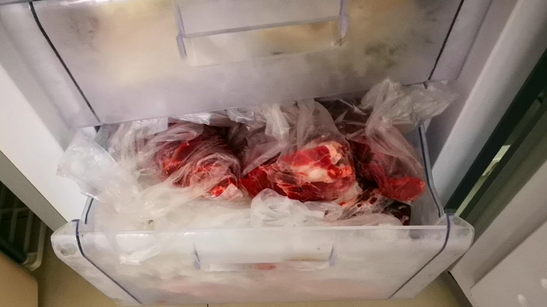 冻肉解冻太麻烦教你两招轻松解冻,5分钟解冻肉的小妙招