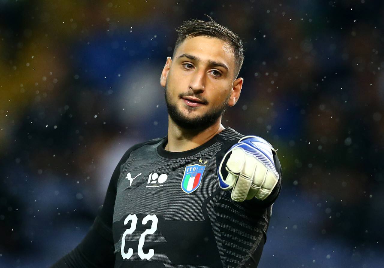 足坛十大叛徒，菲戈背叛巴萨加盟皇马，伊布被称三姓家奴