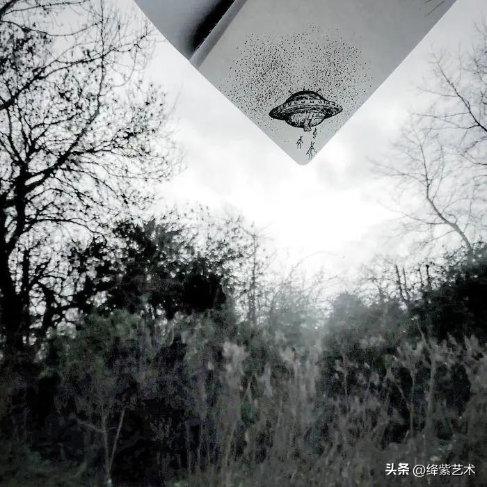 这位“懒”插画家，画画只画一半，剩下的交给照相机