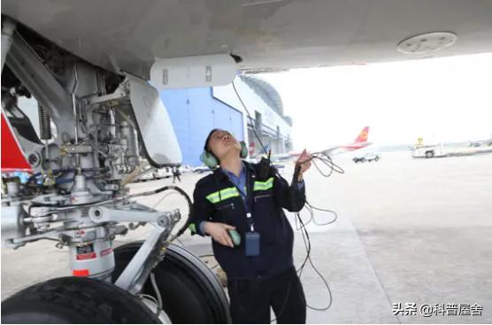 如果飞机失控，我们该如何自救？14亿人都应该知道的救命常识