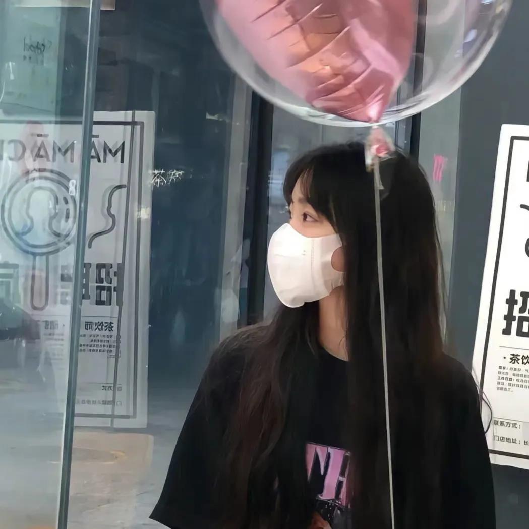 女头高级感真人戴口罩,口罩鲜花女头