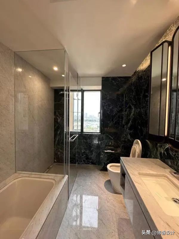 250㎡江景精装房改造,轻奢风格+收纳系统优化