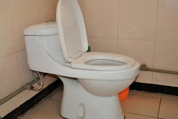 马桶漏水怎么处理，老师傅教你简单是维修方法