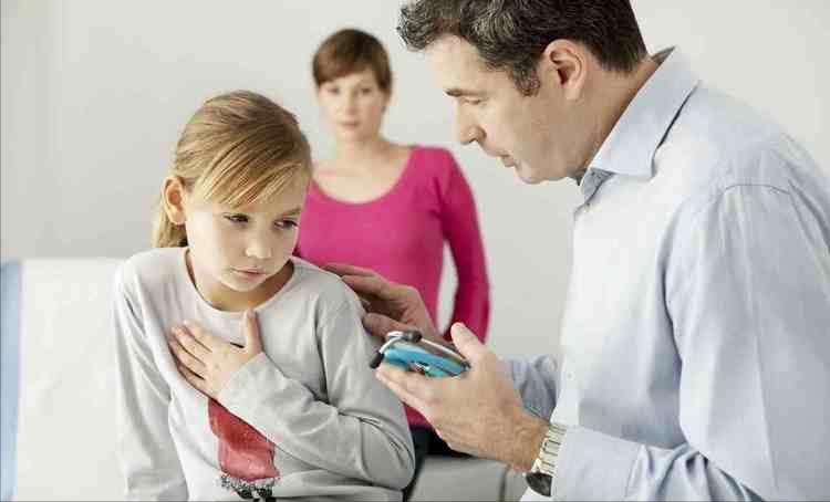 小儿支气管哮喘治疗过程中，配合穴位敷贴护理，收效更佳