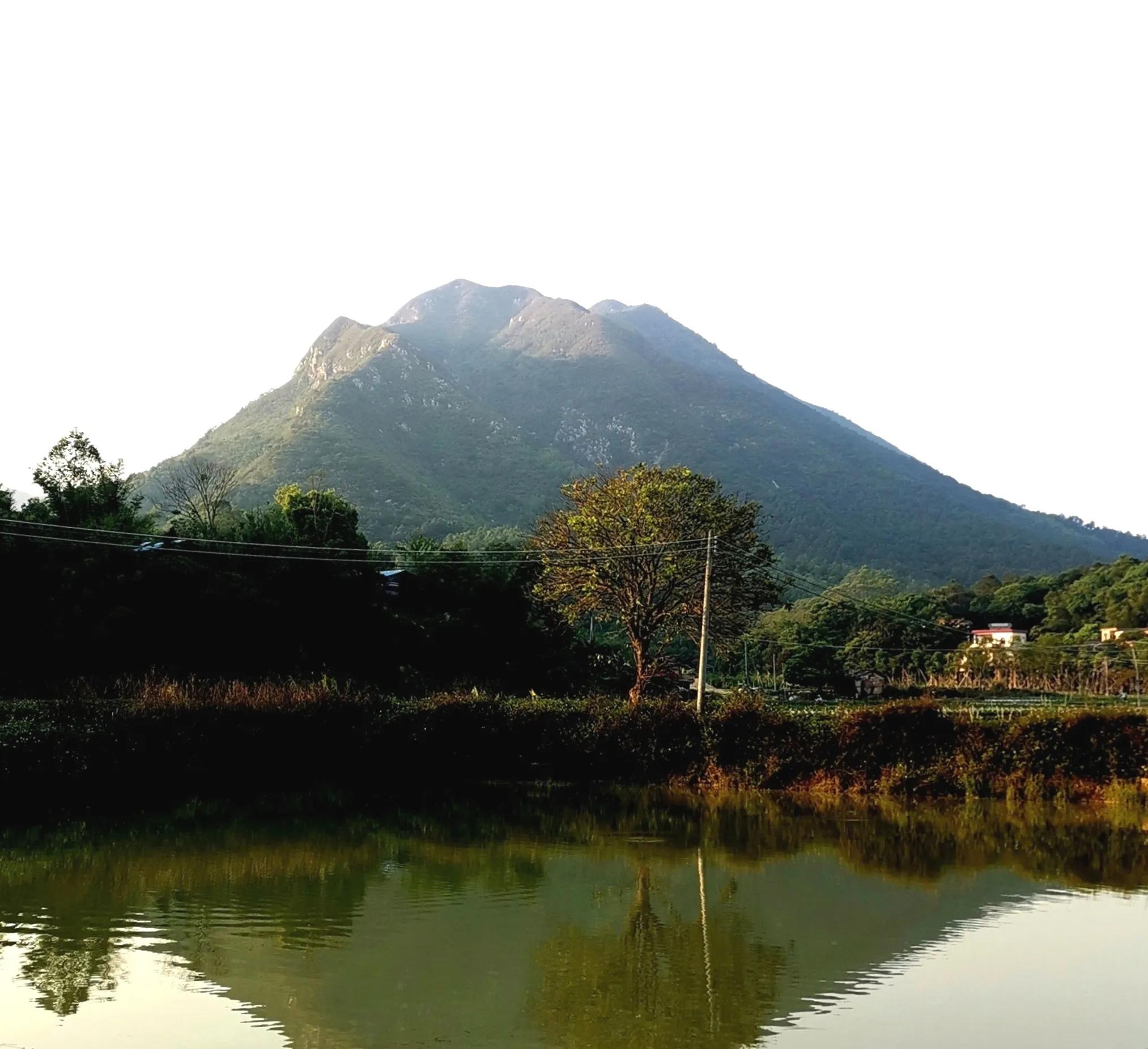 李向华：鹤山的“父亲山”一一昆仑山