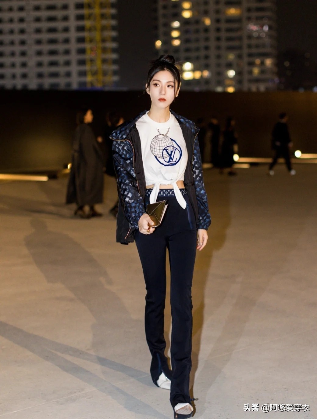 穿开衫配什么内搭好看,穿开衫内搭t恤衫