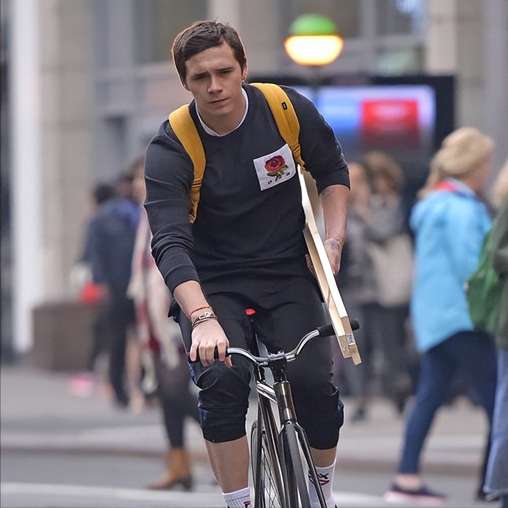 盘点足球巨星的儿子,足球球星娶明星