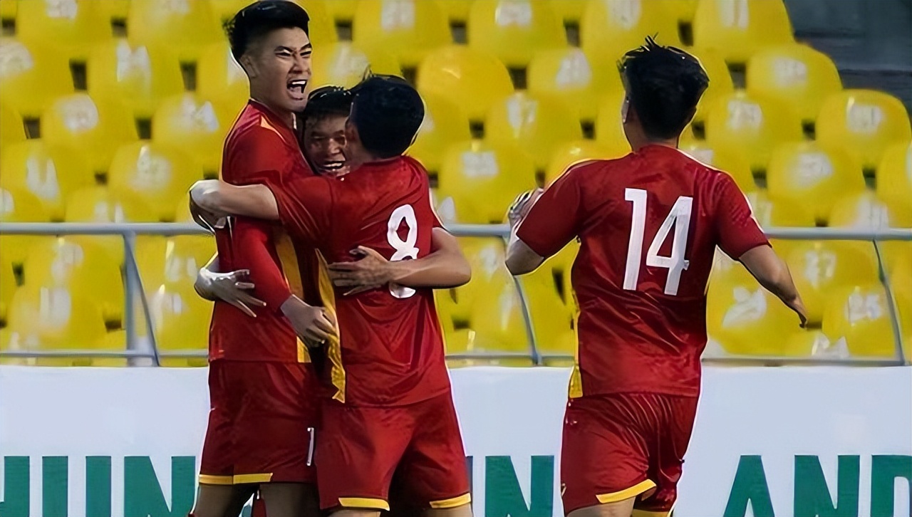 越南男足不敌日本男足数据,越南队胜国足