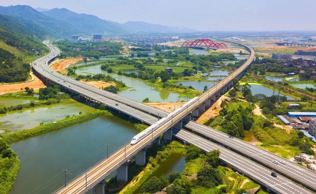 推动高质量建设发展,推动高质量发展要在上下功夫