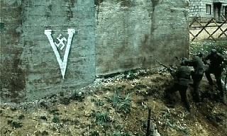 搞笑gif小姐姐这刀玩的真是太溜了,搞笑趣图小姐姐