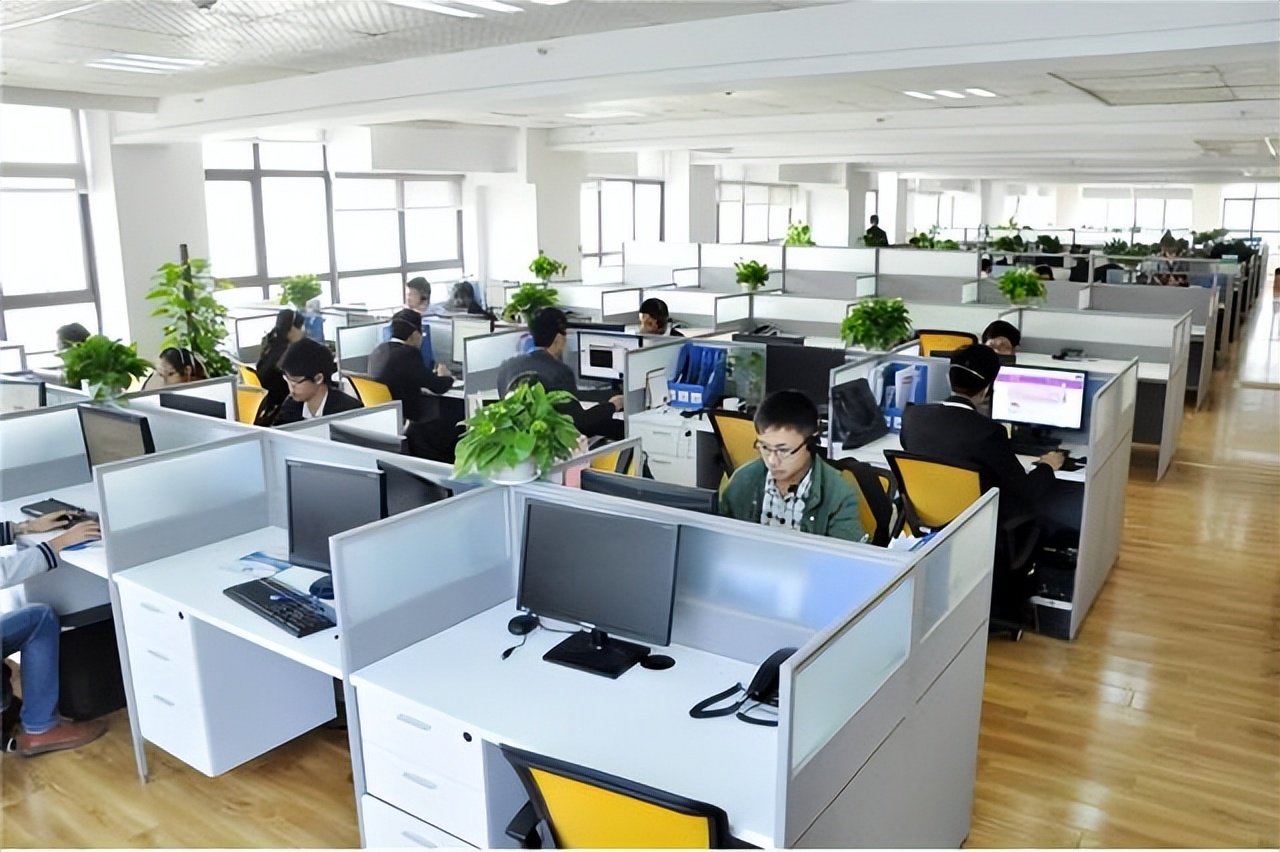 公务员和军队文职到底哪个好,军队文职退休待遇和公务员的区别