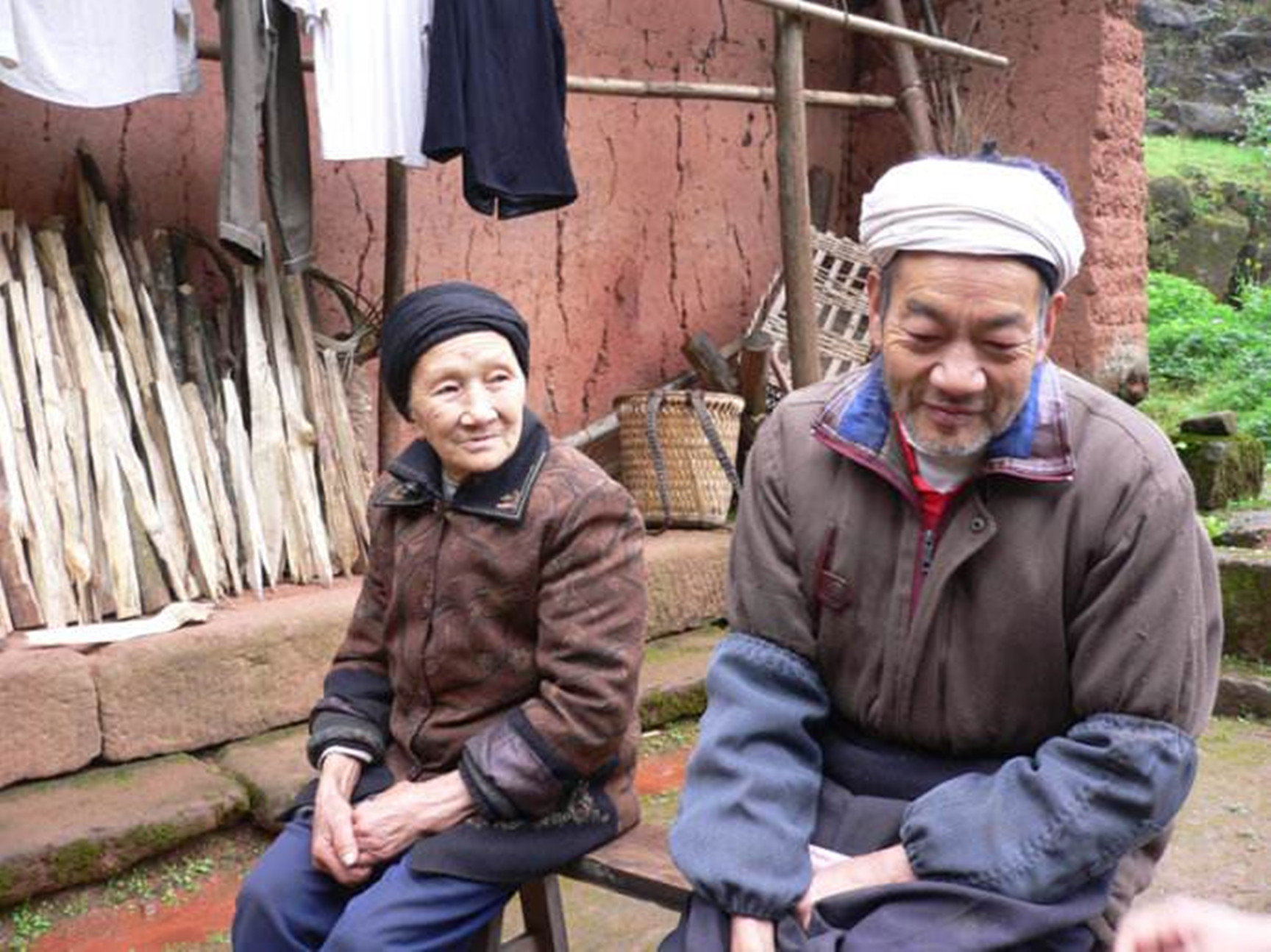 19岁小伙和寡妇私奔50年,19岁小伙与寡妇私奔50年完整版