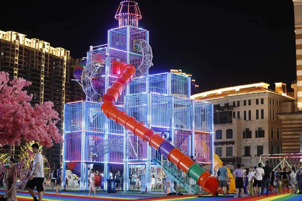 2023年“缤纷东湖热辣来袭”紫金广场星空游玩集市活动盛大开幕