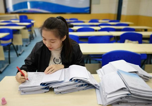 孩子考得好怎样在试卷上签字,试卷家长签字怎么签60分