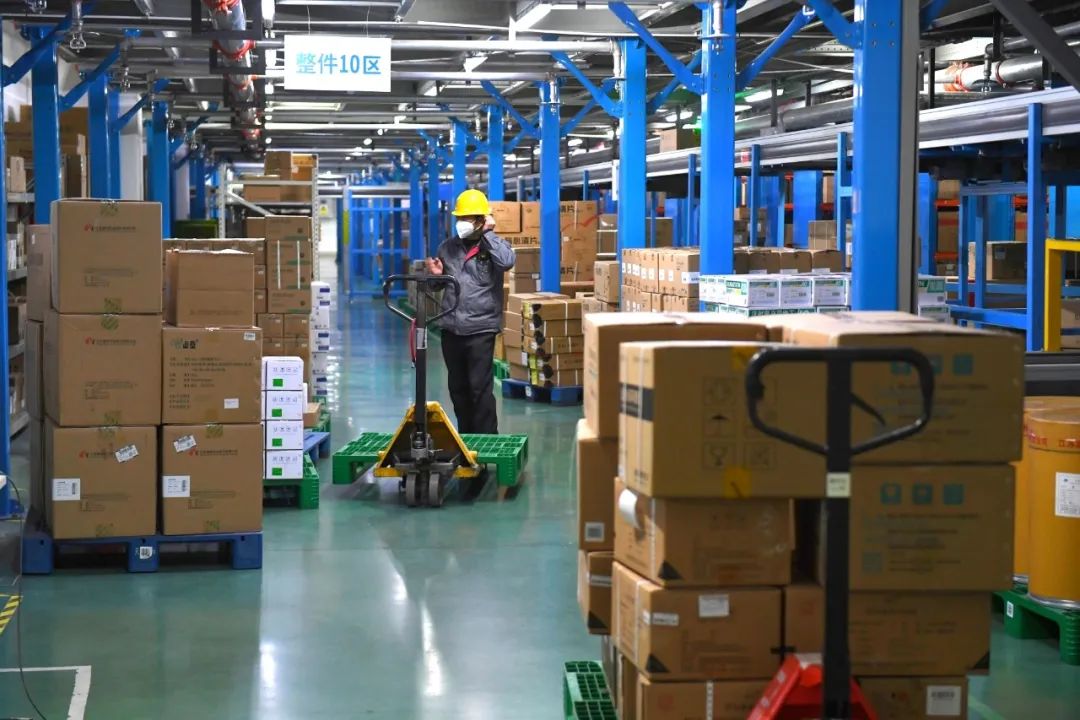 紧紧围绕发热症状人员，紧锣密鼓做好防治工作！市防疫指挥部召开第139次工作视频会商会