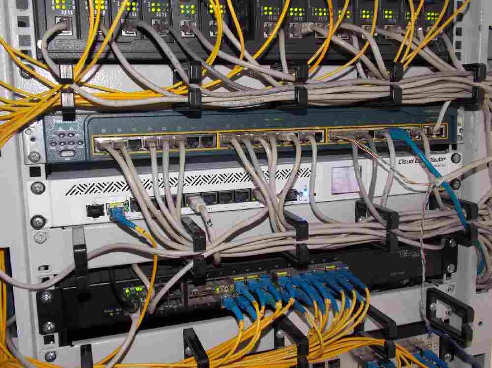 wifi设备有噪音怎么回事,商用厨房设备噪音大怎么解决