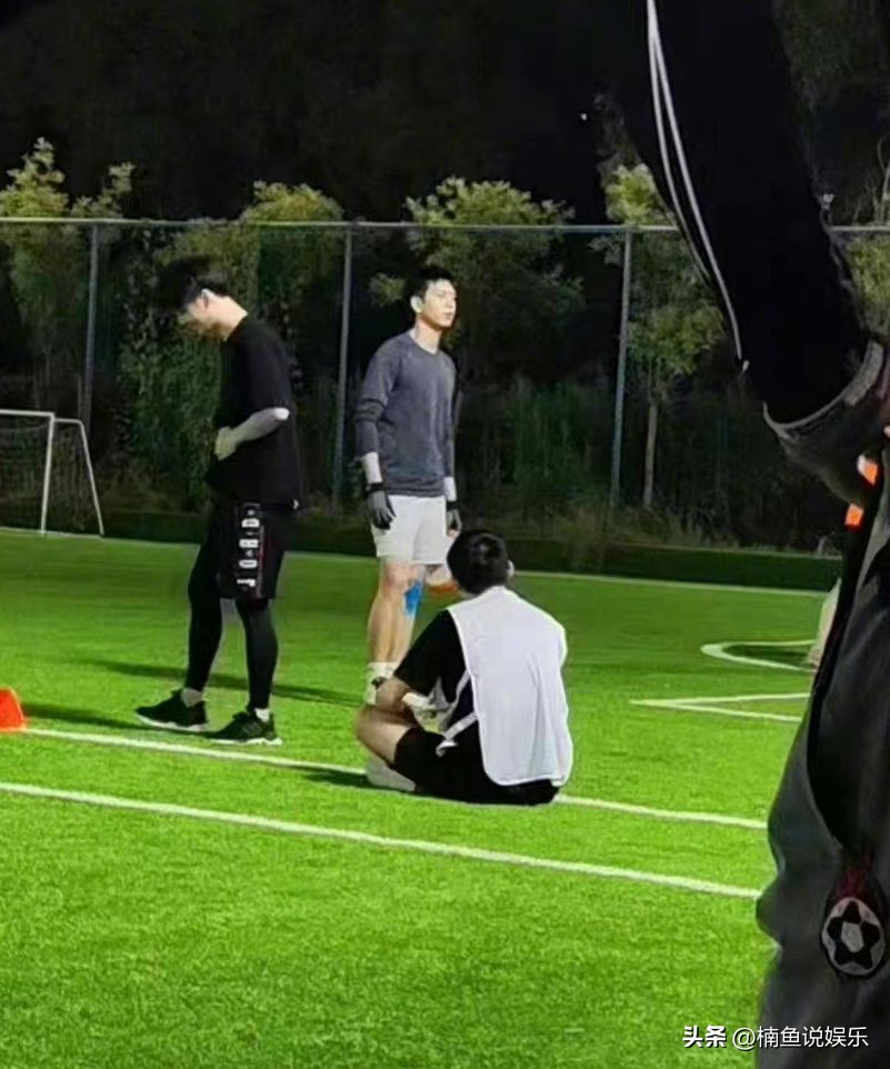 30岁李现玩飞盘被偶遇,李现玩飞盘视频高清