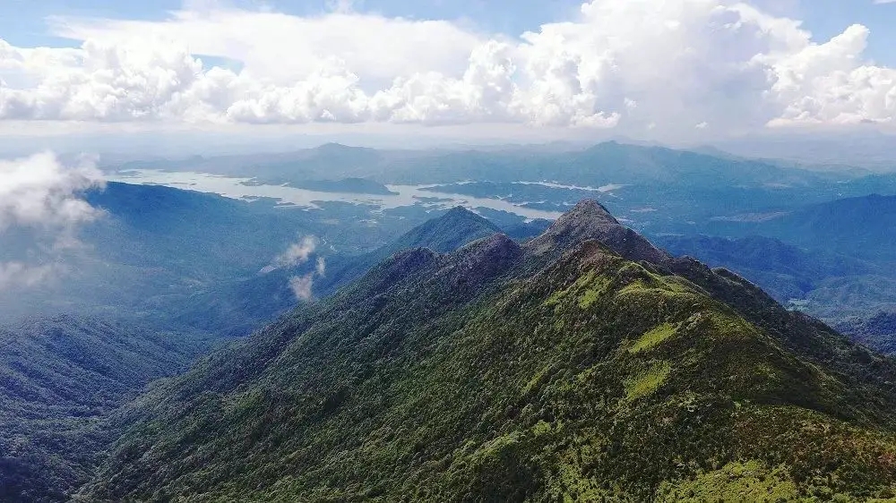 巍峨莲花山,巍巍莲花山