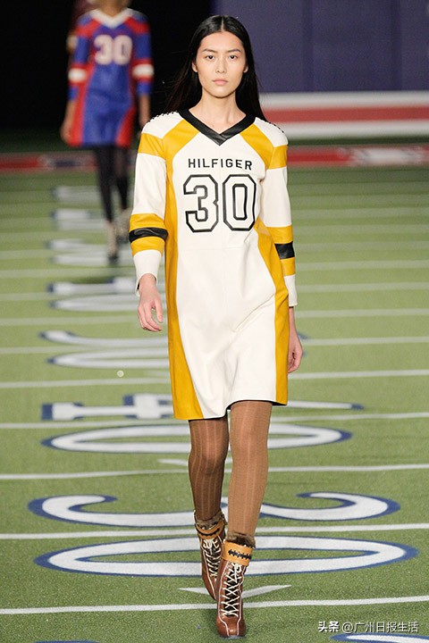 鎬庝箞鏍蜂竴鐪肩湅绌跨湡鐞冭。鍜屽亣鐞冭。,濡備綍璇绘噦瓒崇悆姣旇禌