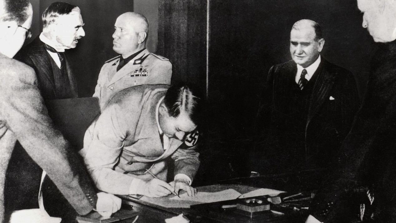 捷克曾有多辉煌？敢叫板希特勒，一枪没放惨遭瓦解