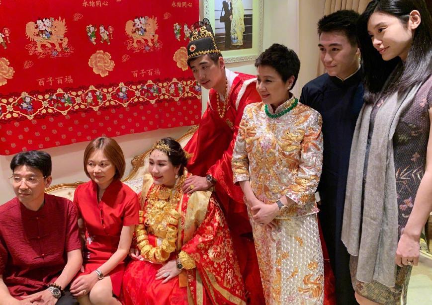 赌王戴奢华翡翠 (赌王三太的珠宝首饰翡翠)