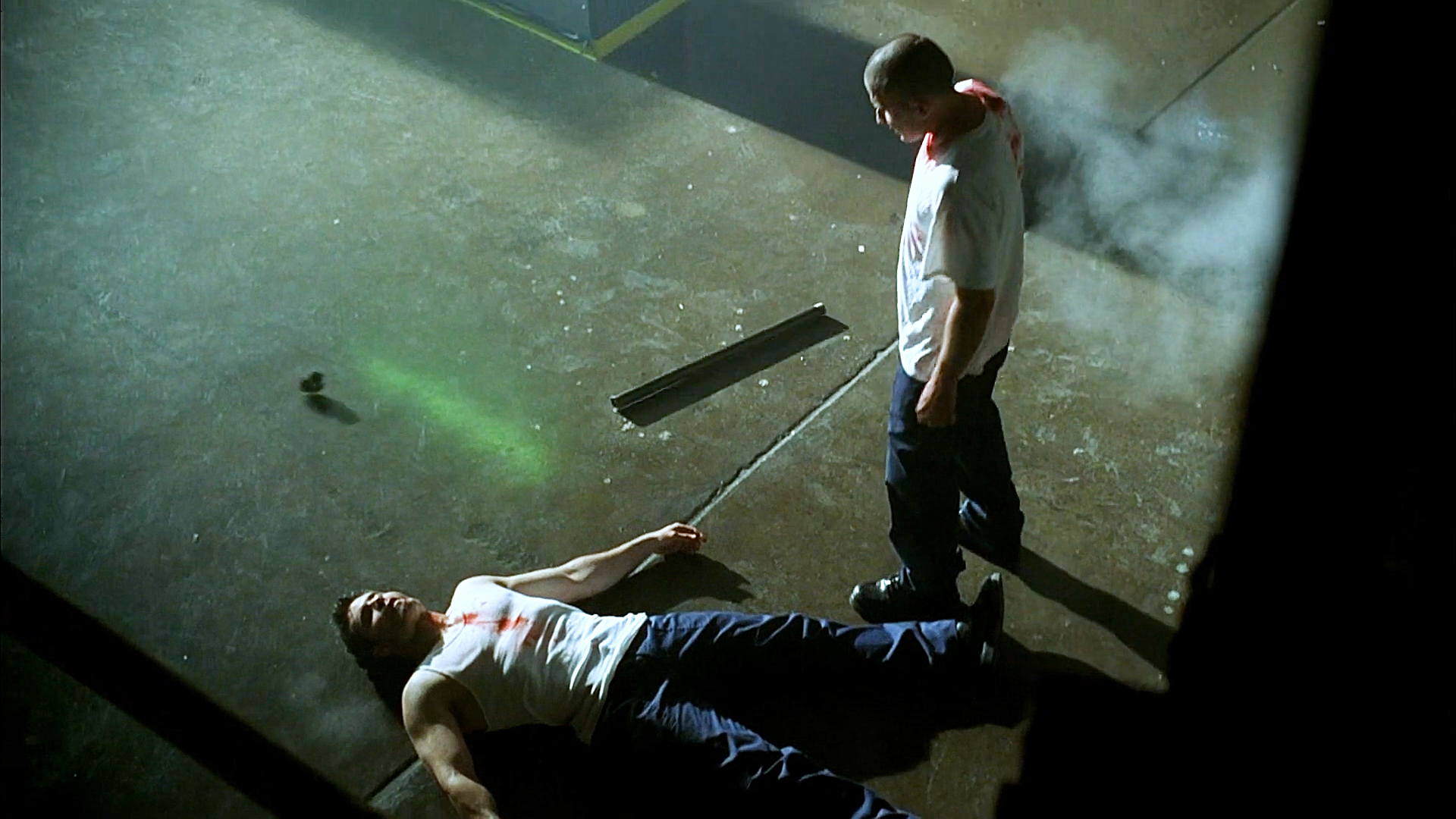 越狱7：监狱*乱暴**囚犯失控，迈克不惜暴露计划，从逃生通道救萨拉