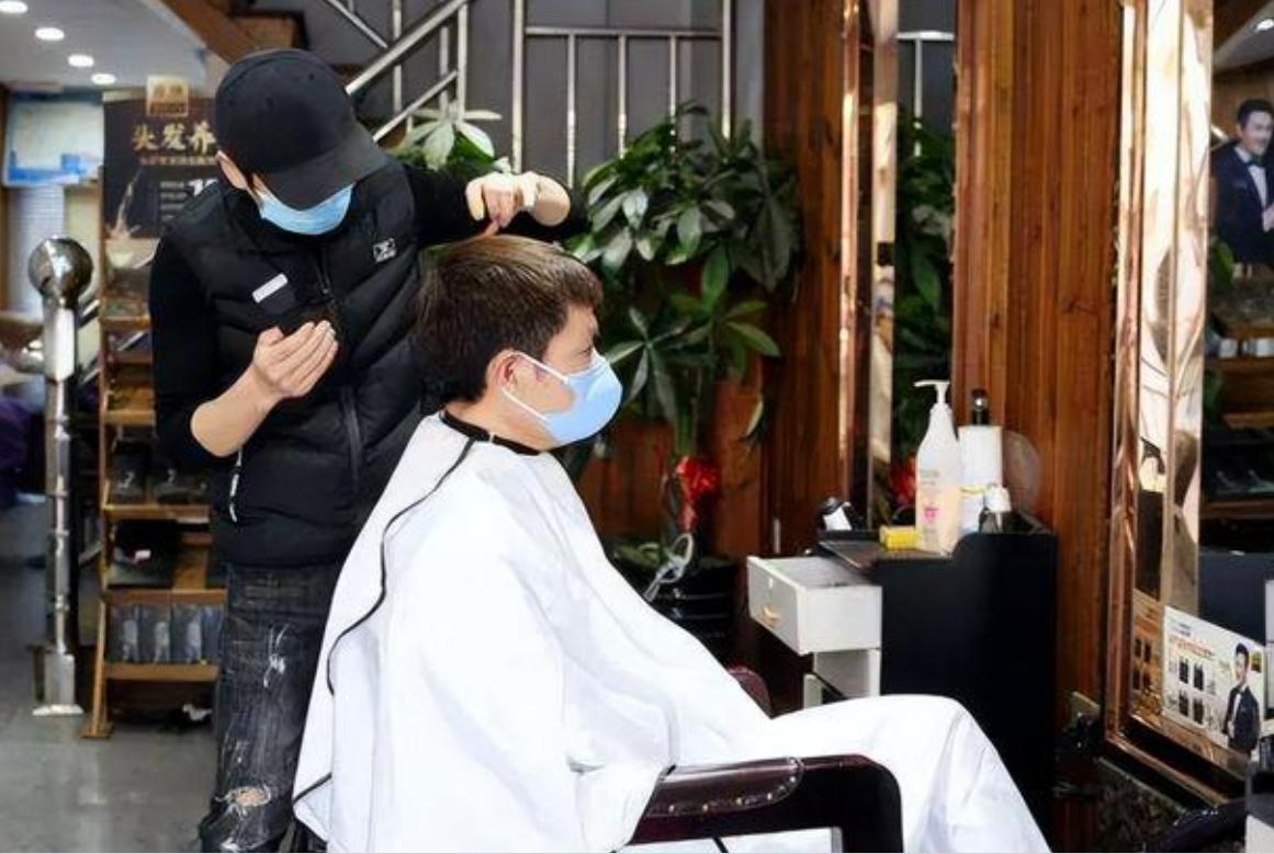 今年为什么理发店生意不好做,现在理发店为什么生意做不起来