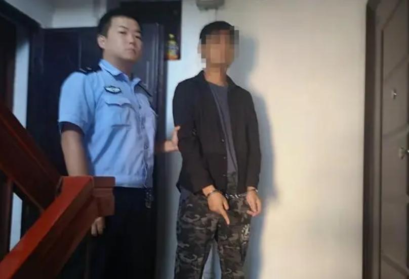 人大毕业生盗学生信息被刑拘,人大毕业生被指盗取全校学生信