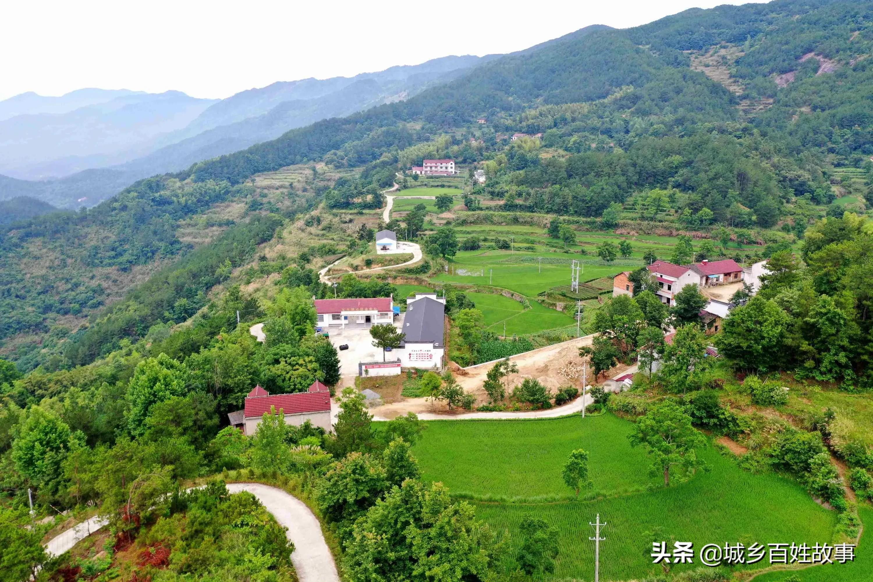 走笔山水人文红色杜家山