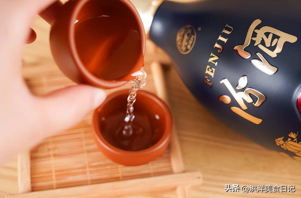 婚宴什么白酒高档又不贵,婚宴用什么白酒性价比高