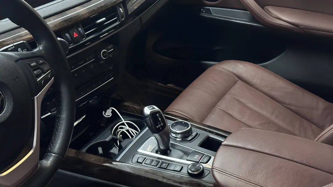 经典老车宝马x5翻新,宝马x5二手车整备翻新费用