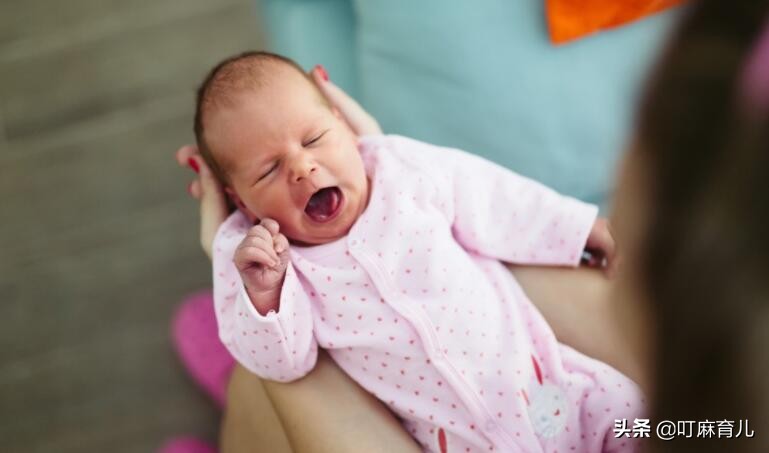 宝宝一哭就喂奶正确么,宝宝一哭就喂奶的误区